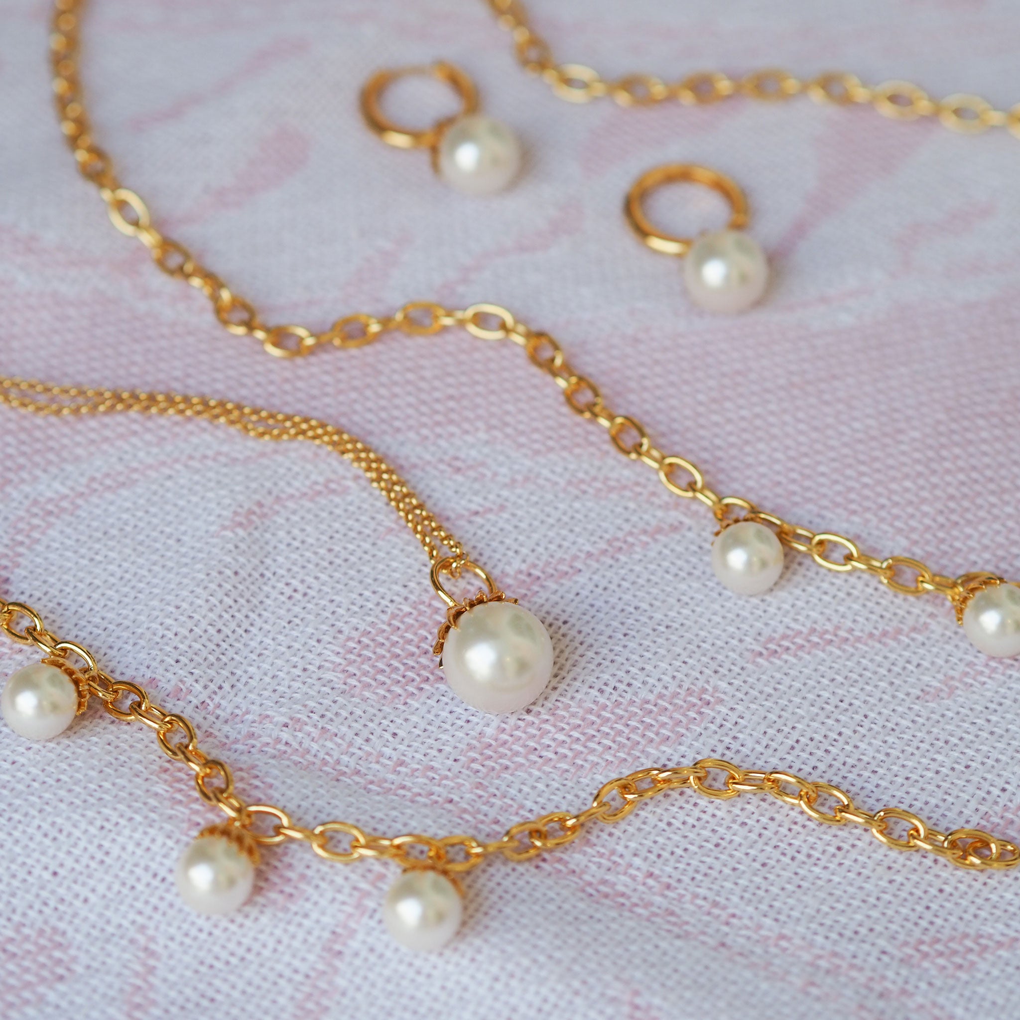 Goldbug Single Palm Pearl Charm Necklace